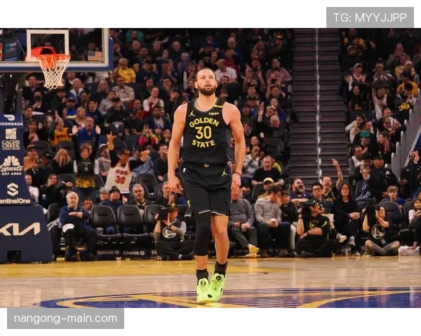 库里三分出手变化拉开距离，关键时刻得分占比提升