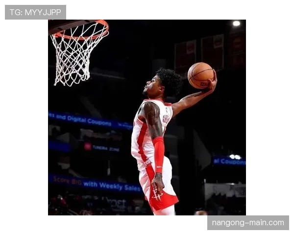 杰伦·格林突破拉开空间提升得分效率，超越同期后卫表现明显