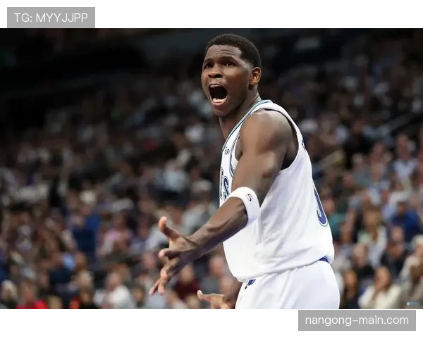 爱德华兹无球切入效率提升，主导森林狼快攻拉开分差