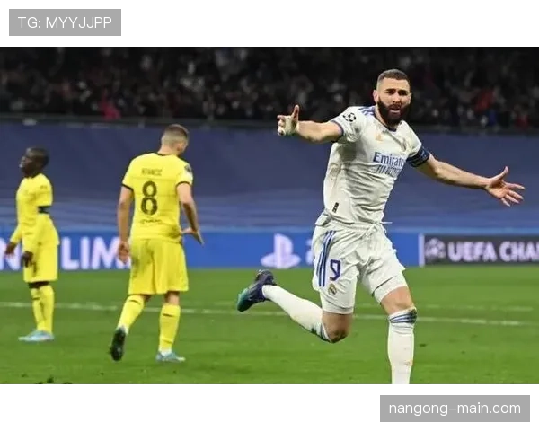 本泽马西甲+欧冠双线统治力解析：巅峰赛季含金量