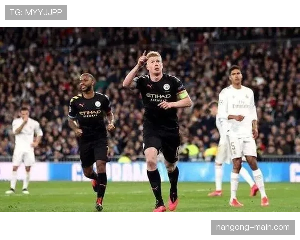 德布劳内与齐达内的控场能力对比：传球视野与节奏差异在哪