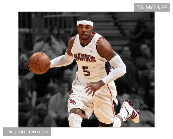 约什·史密斯挡拆拉开空间助攻提升球队进攻多样性